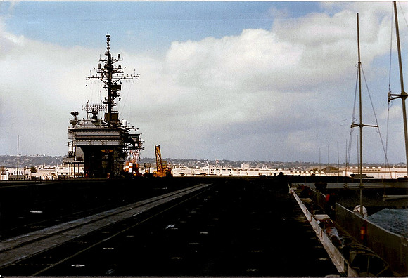 Uss Kitty Hawk 02